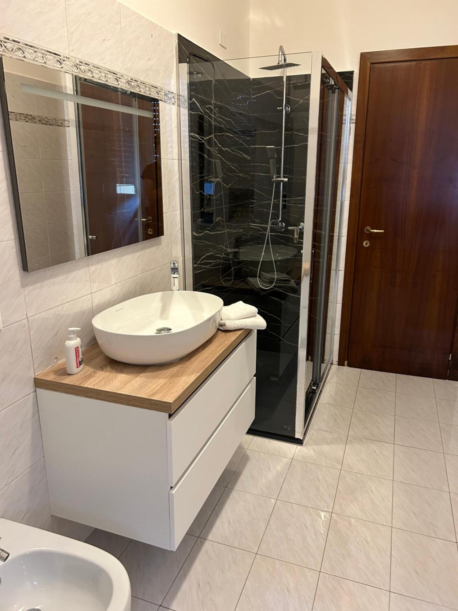 Bed Station -Self Check In- Bed and Breakfast Bergamo Eksteriør billede